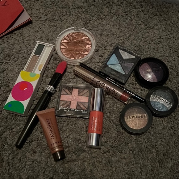 Urban Decay Other - Beauty Bundle of Makeup